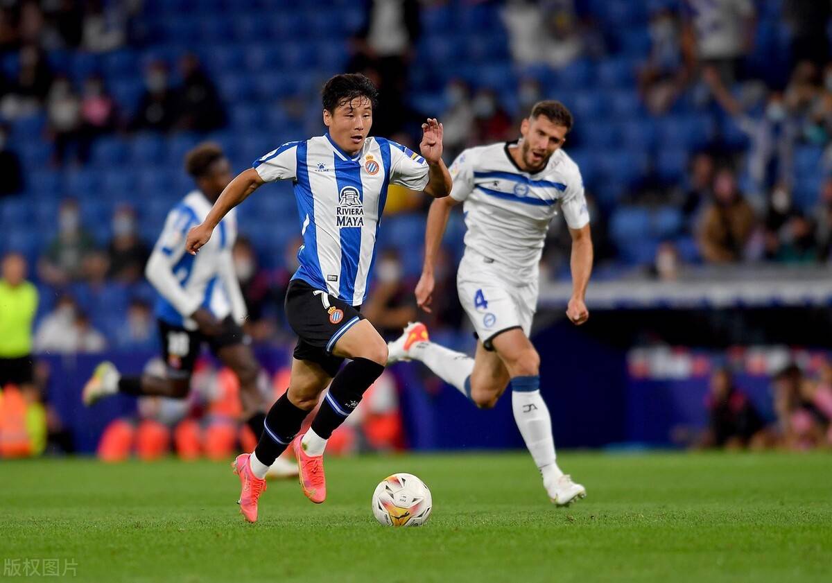 英雄联盟s15-西汉姆冲刺阶段单刀错失，志在西甲名次提升，质疑声仍在，团队化学反应显著的简单介绍