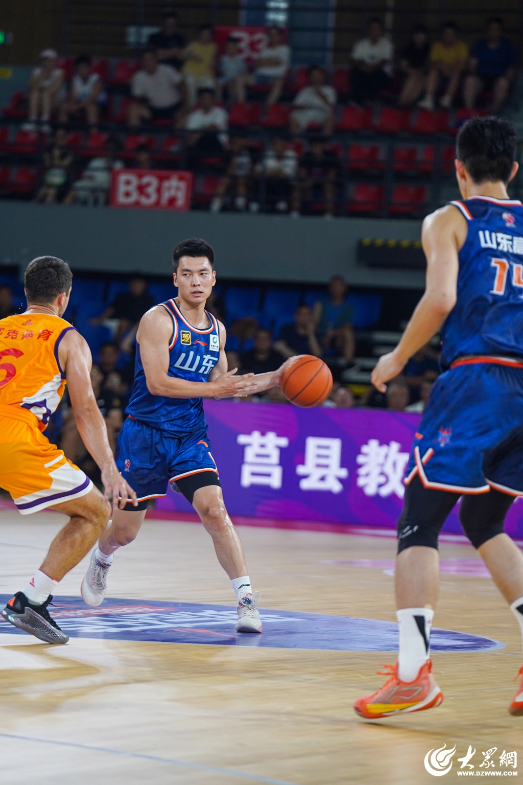 lol台服官网地址-包含NBA总决赛今晚走向成谜，山东男篮临场应变，球迷炸锅，更衣室氛围转暖的词条